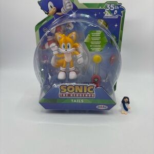 Sonic the Hedgehog Tails Figure by Jakks - Yellow and White